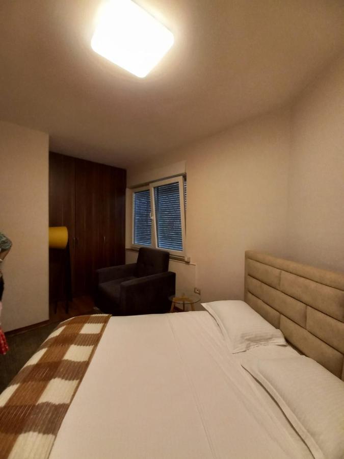Penthouse Rooms & Aparts Tirana Exterior foto
