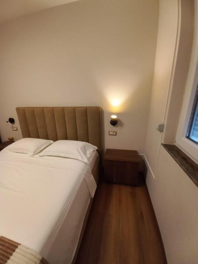 Penthouse Rooms & Aparts Tirana Exterior foto