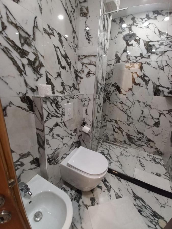 Penthouse Rooms & Aparts Tirana Exterior foto
