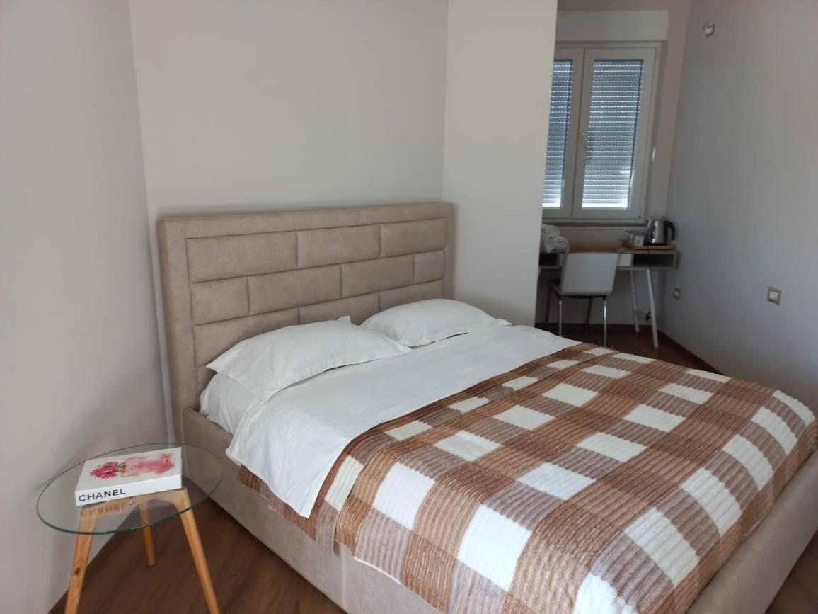 Penthouse Rooms & Aparts Tirana Exterior foto