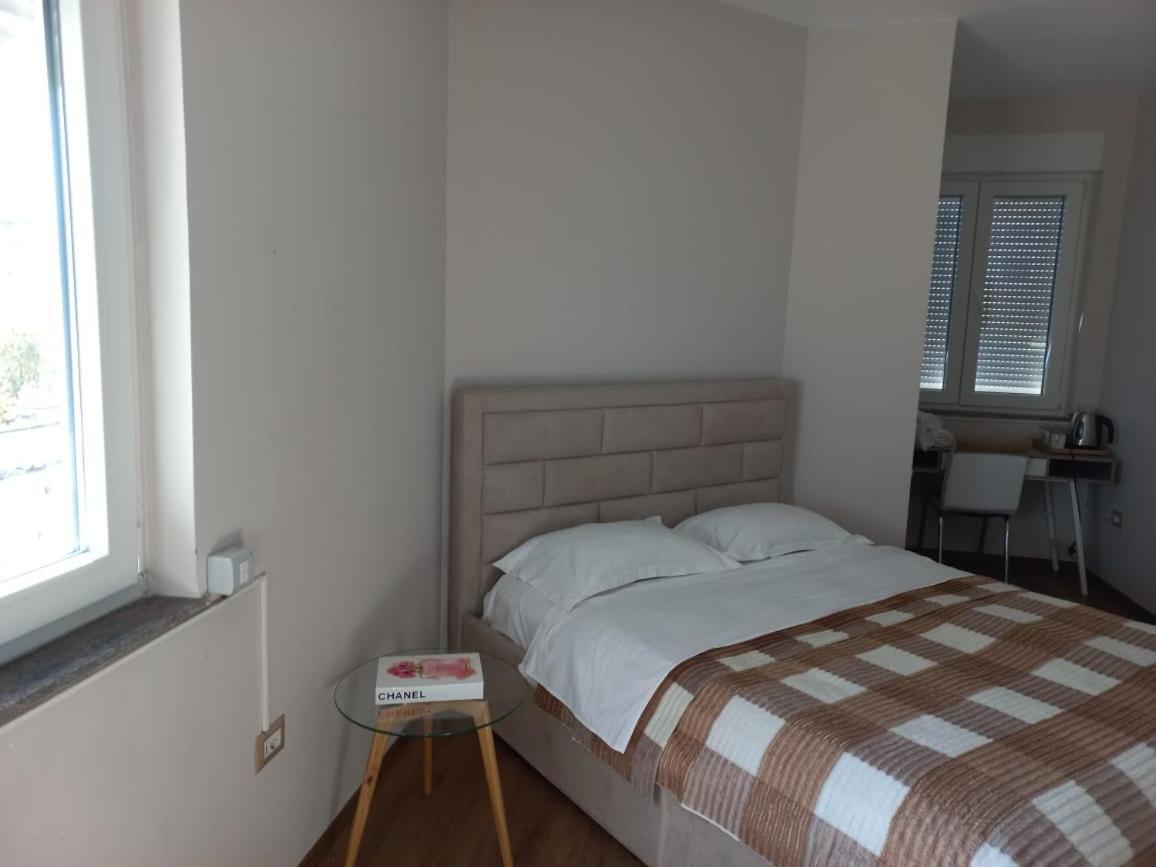 Penthouse Rooms & Aparts Tirana Exterior foto