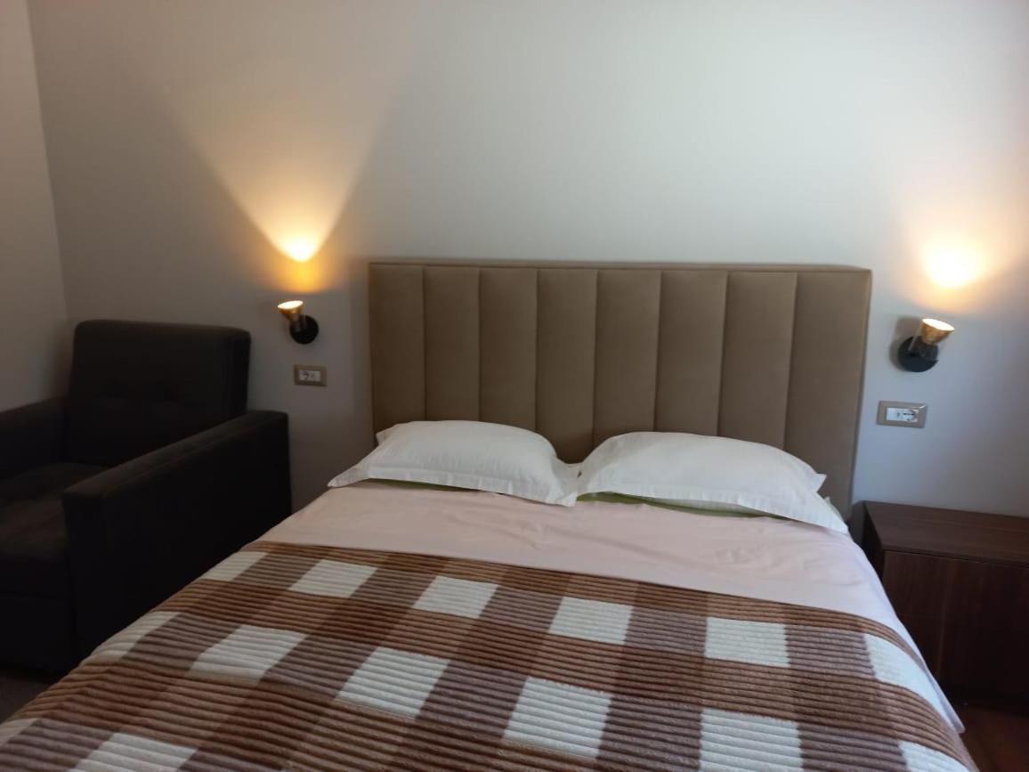 Penthouse Rooms & Aparts Tirana Exterior foto
