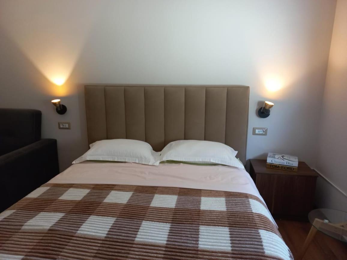 Penthouse Rooms & Aparts Tirana Exterior foto