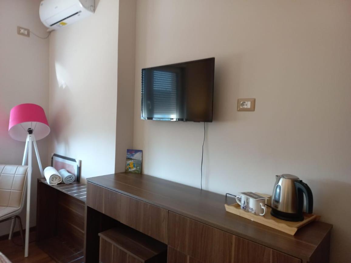 Penthouse Rooms & Aparts Tirana Exterior foto